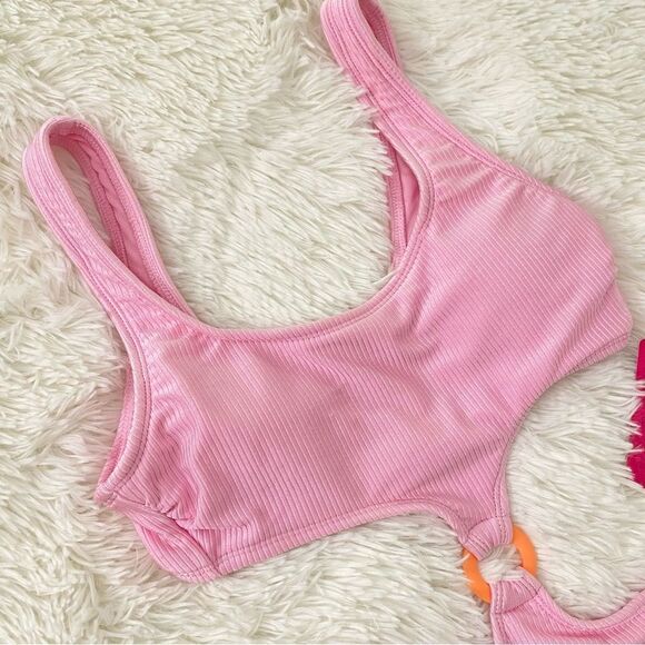 Pink One Piece Swimsuit 🐚 - Picture 3 of 7